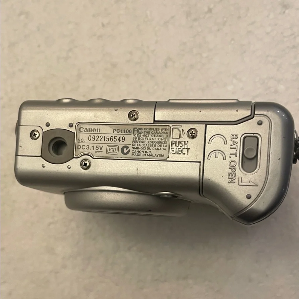 Canon PowerShot A520 Digital Camera 4.0 megapixels 4X optimal zoom pict bridge
